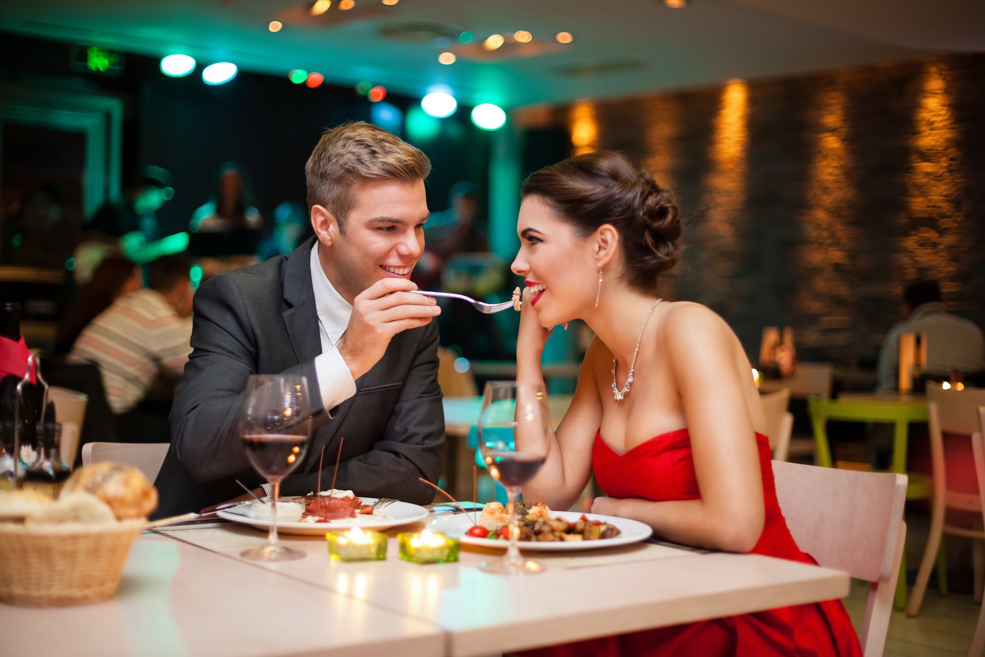 Романтическое свидание в ресторане в Саратове